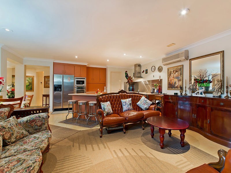 9 Southerden Drive, North Lakes QLD 4509