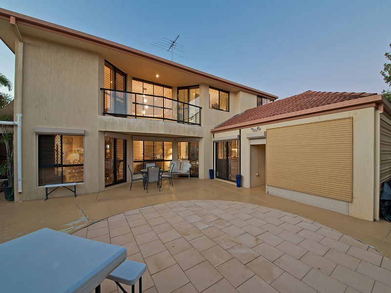 9 Southerden Drive, North Lakes QLD 4509