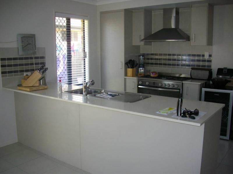 6 Sunjoy Place, North Lakes QLD 4509