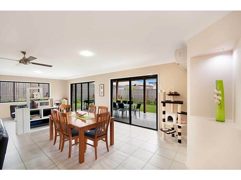 1 Wedgetail Crescent, Narangba QLD 4504