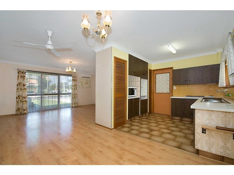 16 Collier Avenue North, Biggera Waters QLD 4216