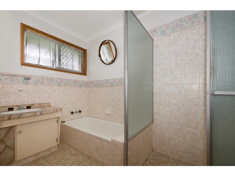 16 Collier Avenue North, Biggera Waters QLD 4216