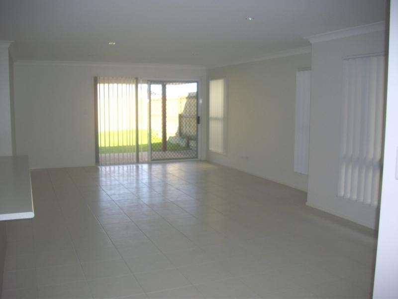 15 Williams Crescent, North Lakes QLD 4509