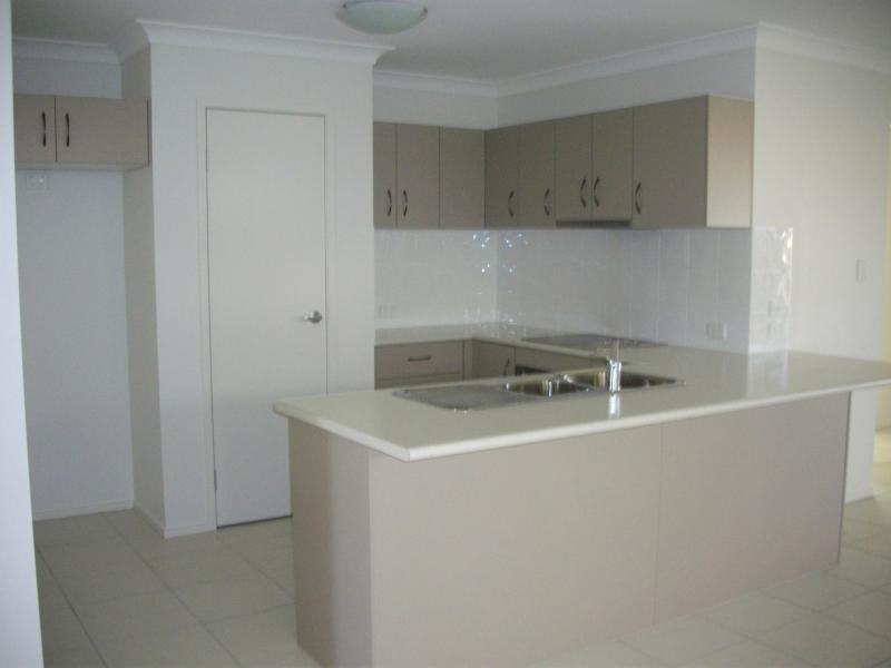 15 Williams Crescent, North Lakes QLD 4509