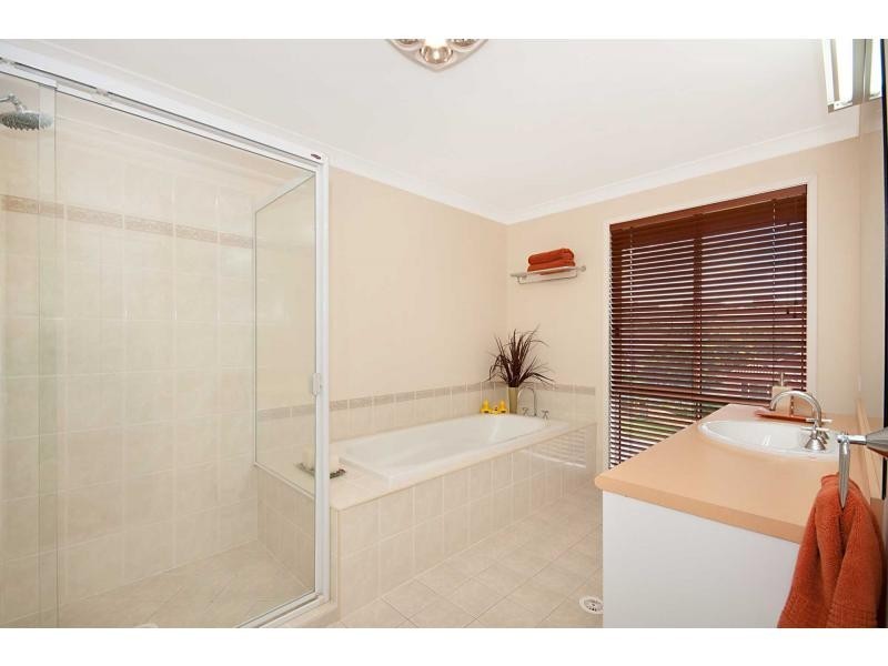 6 Hampstead Outlook , Castle Hill, Murrumba Downs QLD 4503