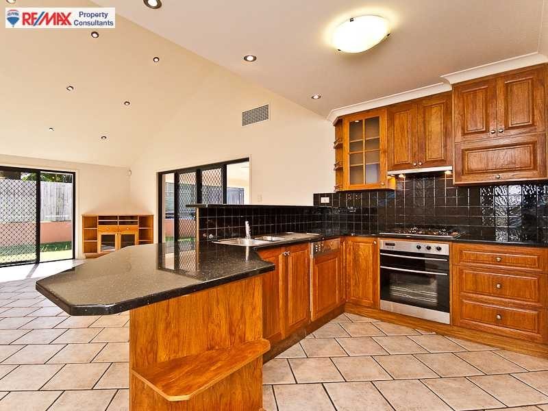 24 Chilton Crescent, North Lakes QLD 4509