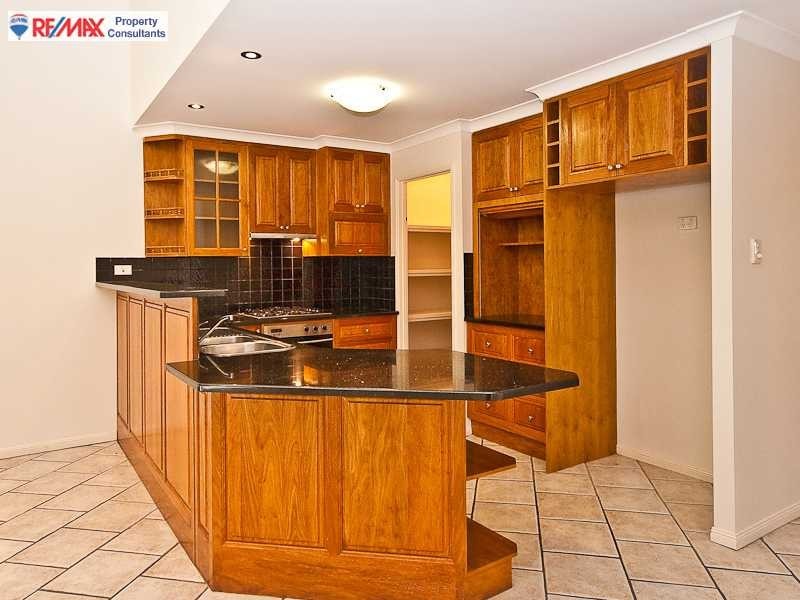 24 Chilton Crescent, North Lakes QLD 4509