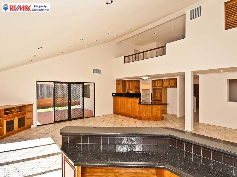24 Chilton Crescent, North Lakes QLD 4509