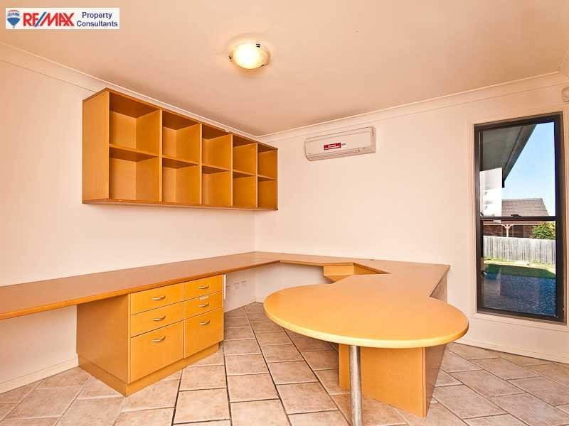 24 Chilton Crescent, North Lakes QLD 4509