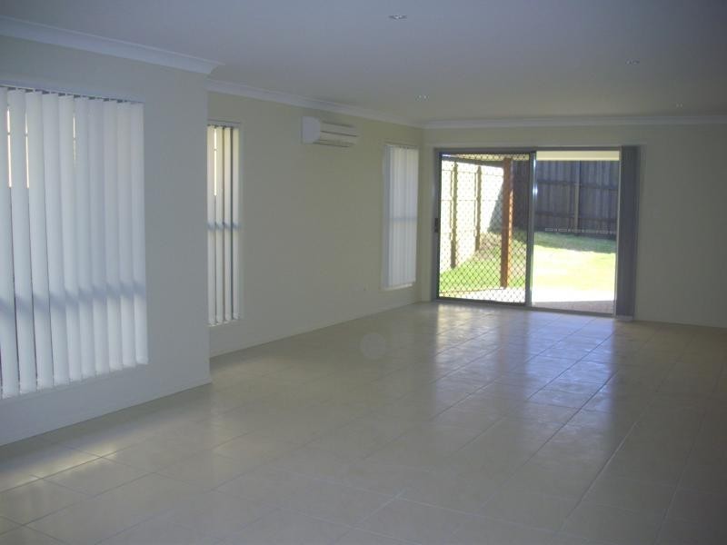 28 Nina Crescent, North Lakes QLD 4509