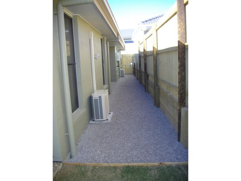 28 Nina Crescent, North Lakes QLD 4509