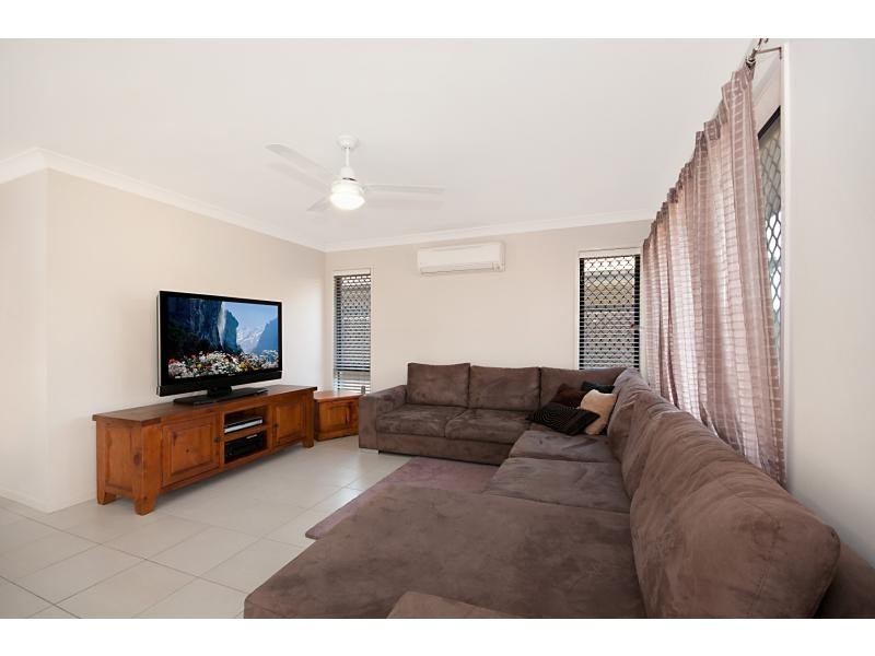 6 Sunjoy Place, North Lakes QLD 4509