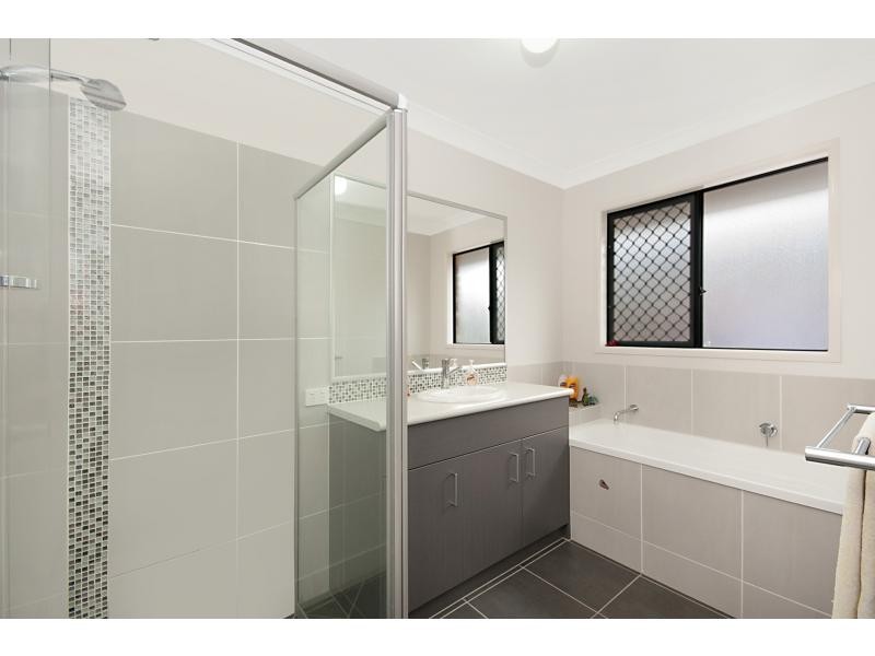 6 Sunjoy Place, North Lakes QLD 4509
