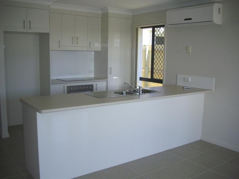 16 Daintree Circuit, North Lakes QLD 4509