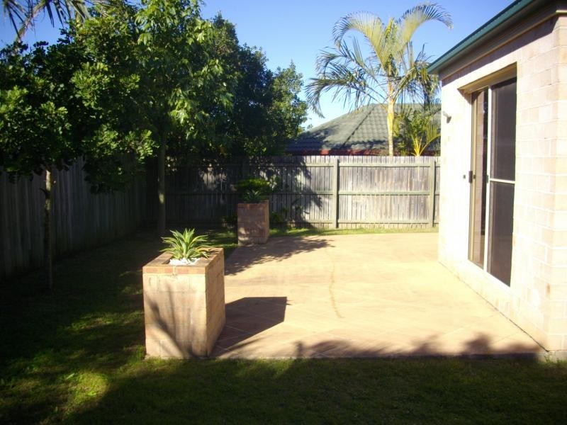 6 Southerden Drive, North Lakes QLD 4509