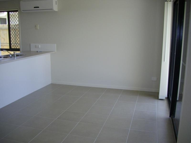 16 Daintree Circuit, North Lakes QLD 4509