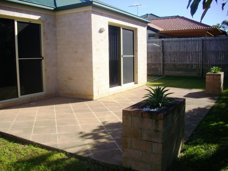 6 Southerden Drive, North Lakes QLD 4509
