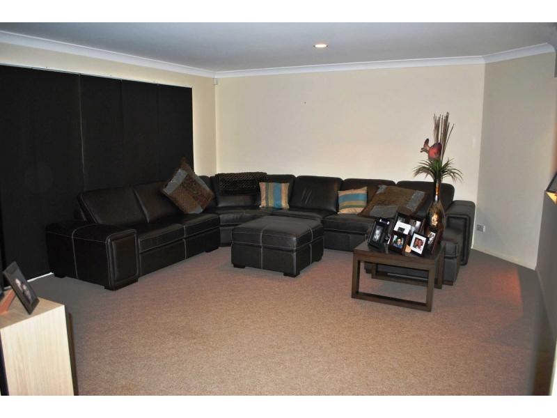 15 Lochern Court, North Lakes QLD 4509