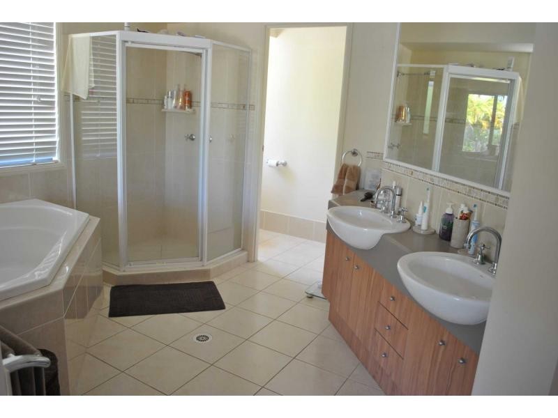 15 Lochern Court, North Lakes QLD 4509