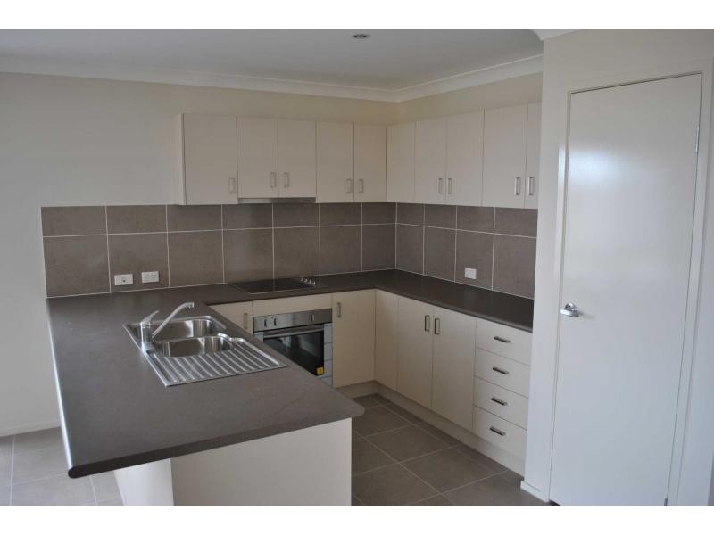 24 Edwards Crescent, North Lakes QLD 4509