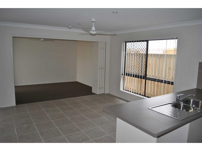 24 Edwards Crescent, North Lakes QLD 4509