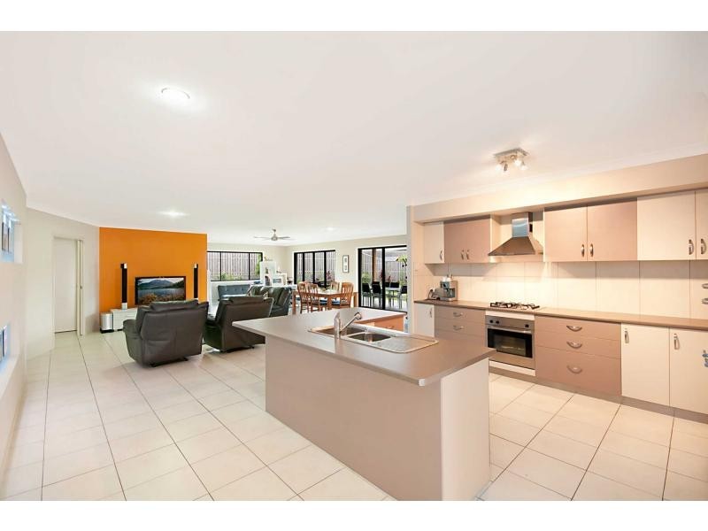 1 Wedgetail Crescent, Narangba QLD 4504