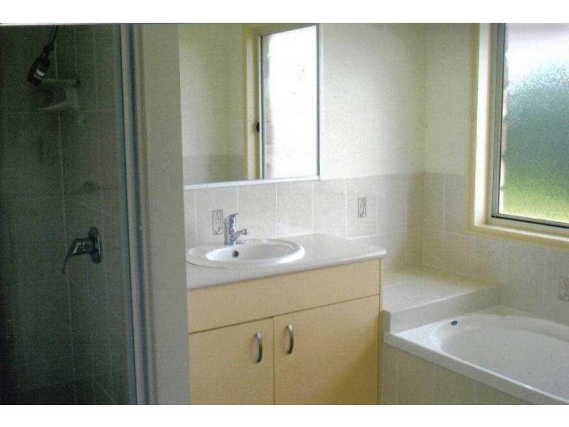 2/12 Slater Avenue, Lawnton QLD 4501