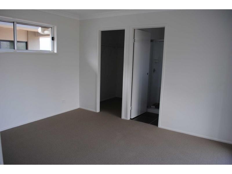 8 Merion Crescent, North Lakes QLD 4509