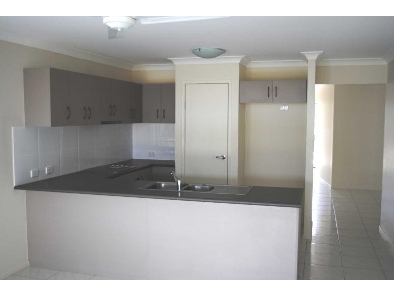 25 Riviera Crescent, North Lakes QLD 4509