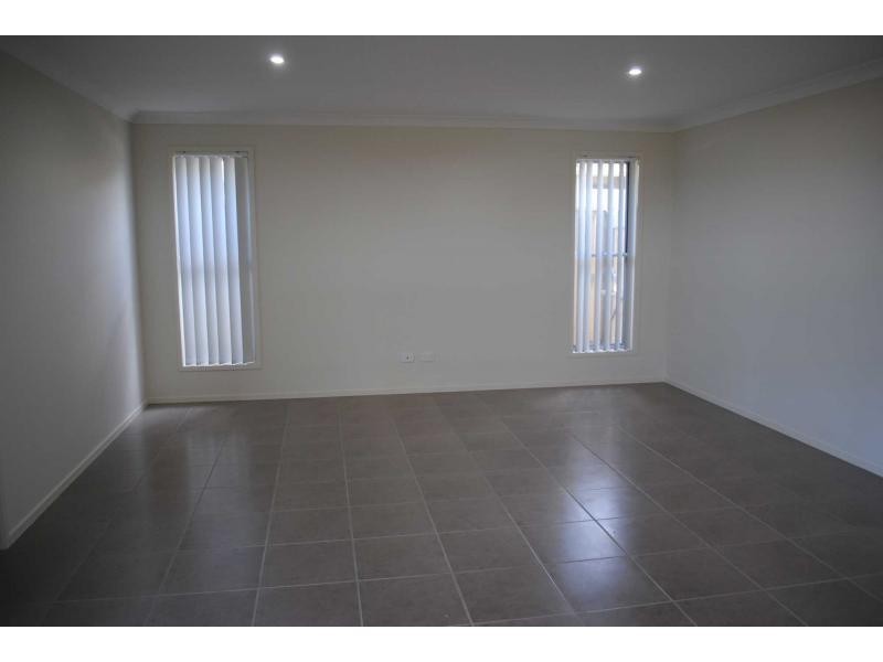 2 Petronas Street, North Lakes QLD 4509