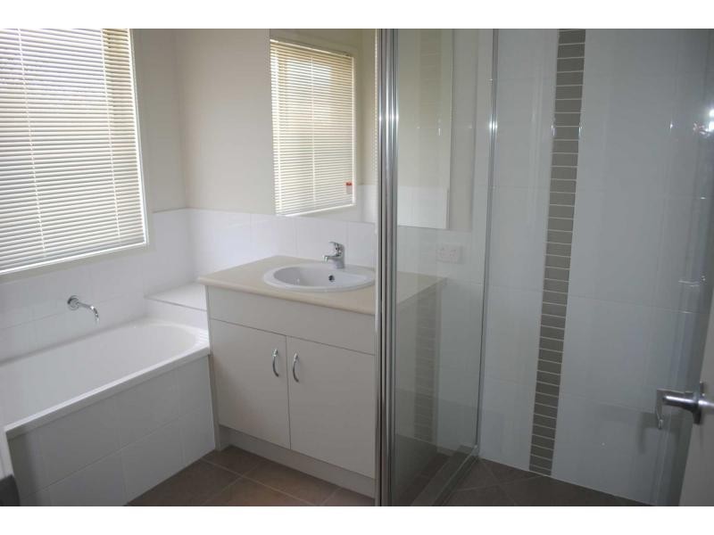2 Petronas Street, North Lakes QLD 4509