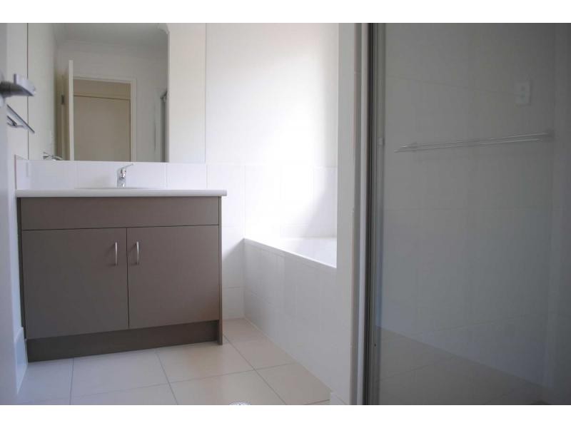 26 Mackintosh Drive, North Lakes QLD 4509