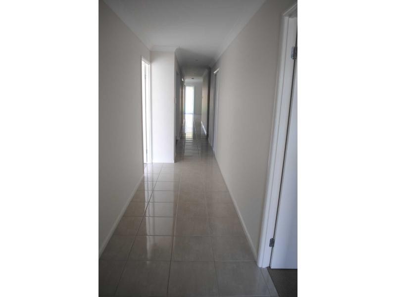 19 Williams Crescent, North Lakes QLD 4509