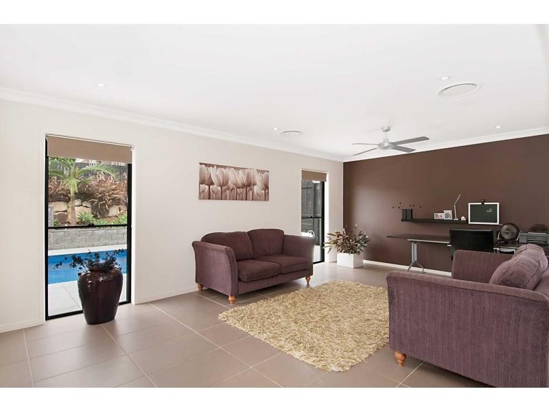 18 Planigale Crescent, North Lakes QLD 4509