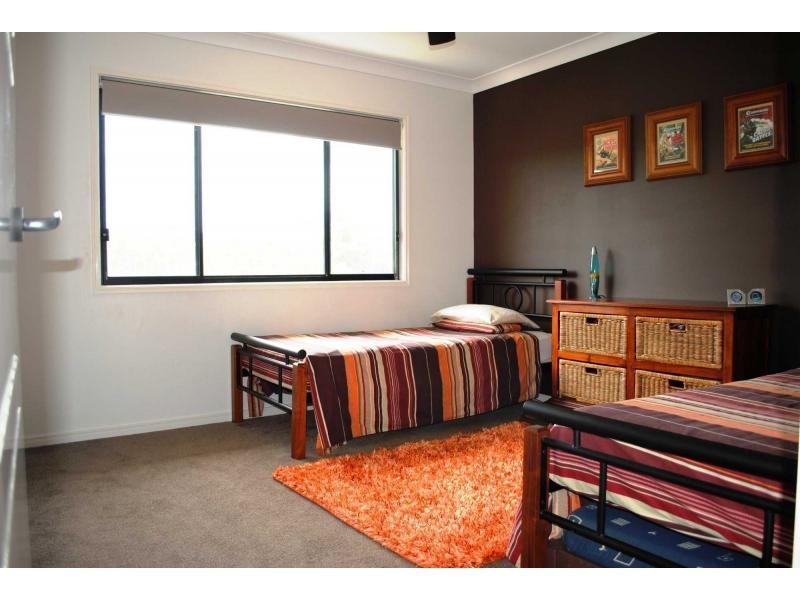 18 Planigale Crescent, North Lakes QLD 4509