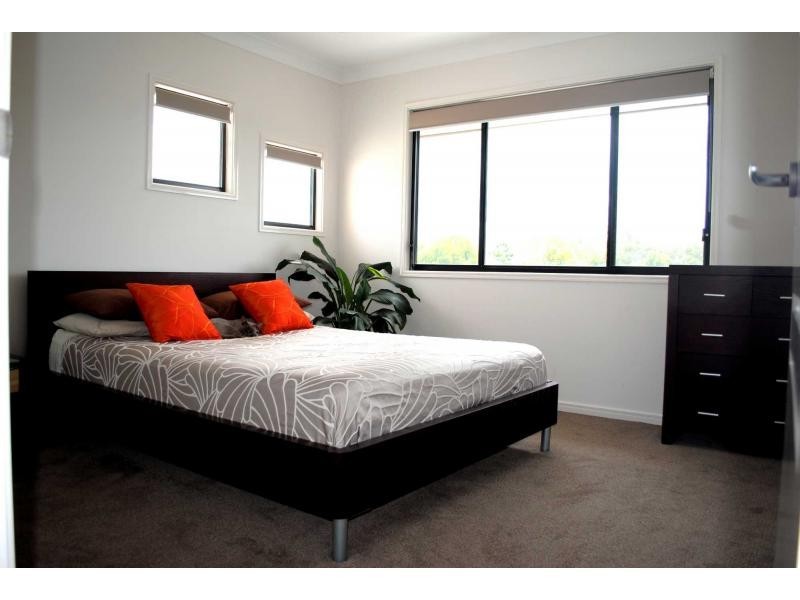 18 Planigale Crescent, North Lakes QLD 4509