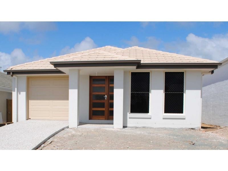 7 Riviera Crescent, North Lakes QLD 4509