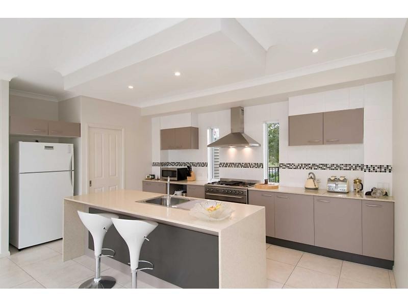 8 Armour Close, North Lakes QLD 4509