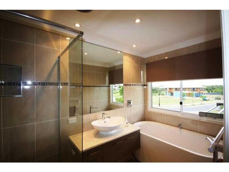8 Armour Close, North Lakes QLD 4509