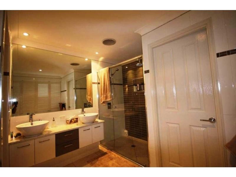8 Armour Close, North Lakes QLD 4509