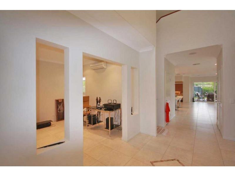 8 Armour Close, North Lakes QLD 4509