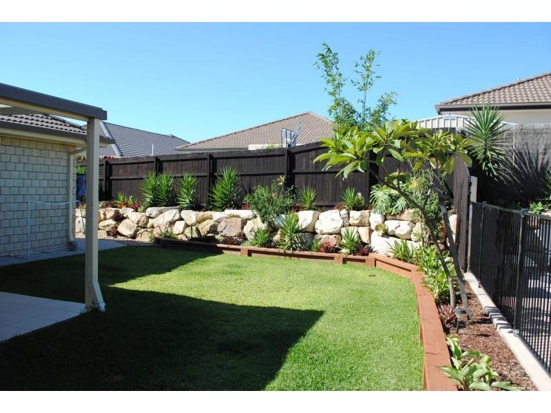 4 Planigale Crescent, North Lakes QLD 4509