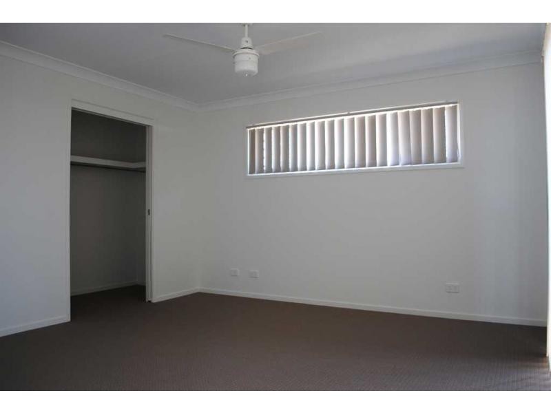 4 Riviera Crescent, North Lakes QLD 4509