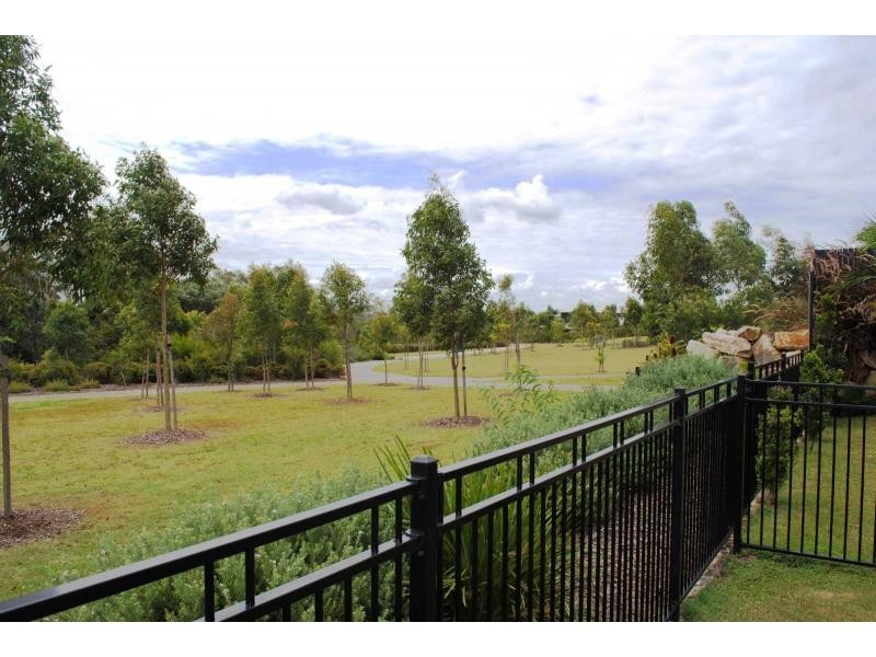 18 Planigale Crescent, North Lakes QLD 4509