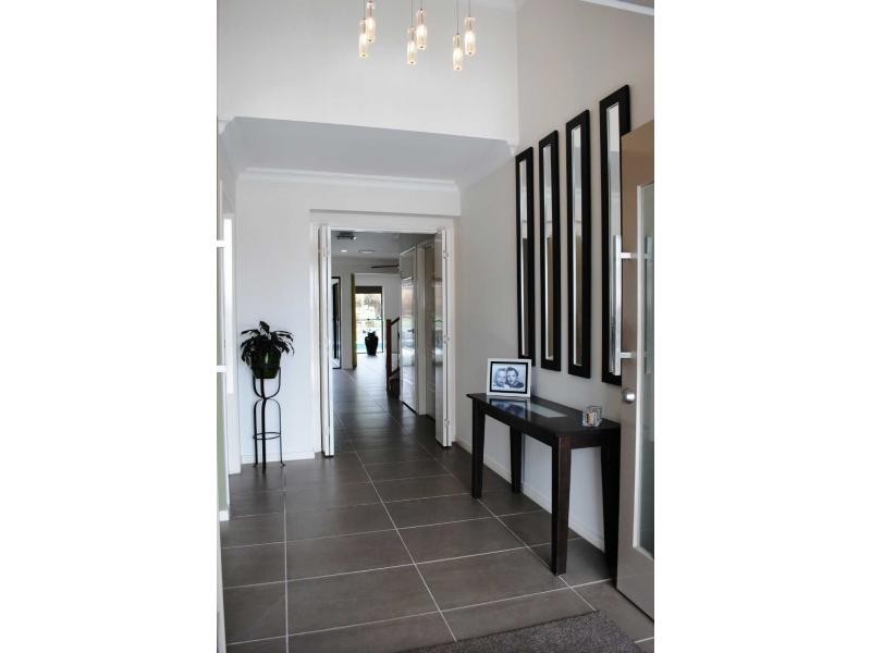 18 Planigale Crescent, North Lakes QLD 4509