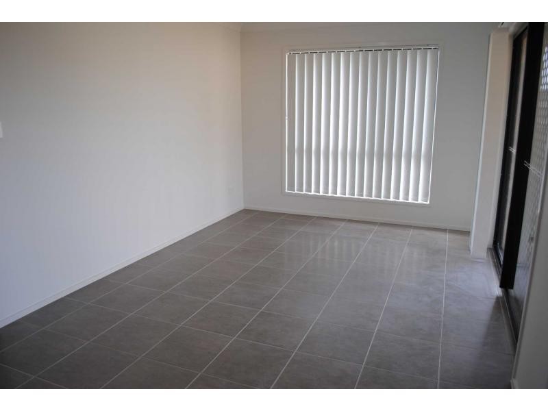 10 Triumph Street, North Lakes QLD 4509