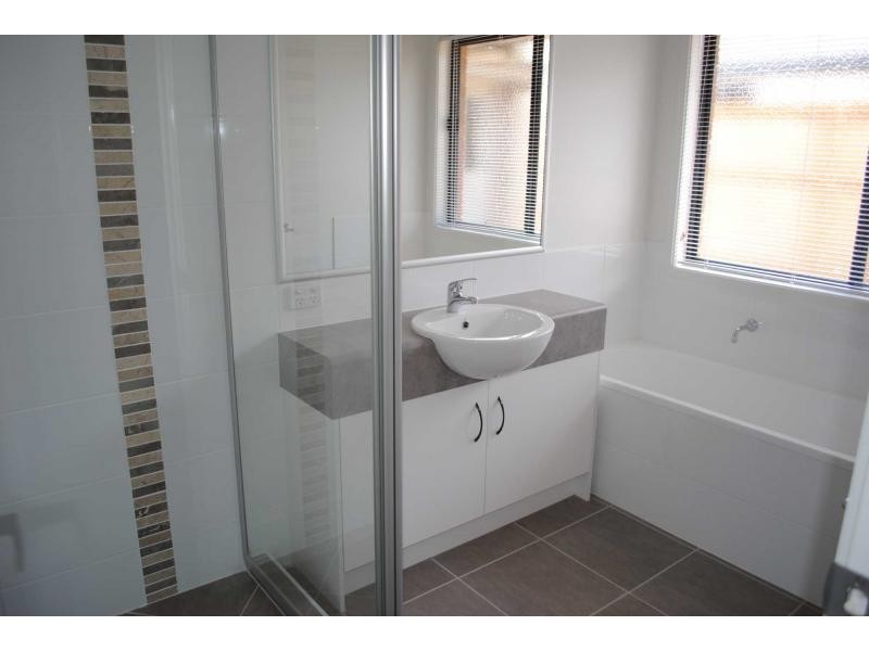 10 Triumph Street, North Lakes QLD 4509