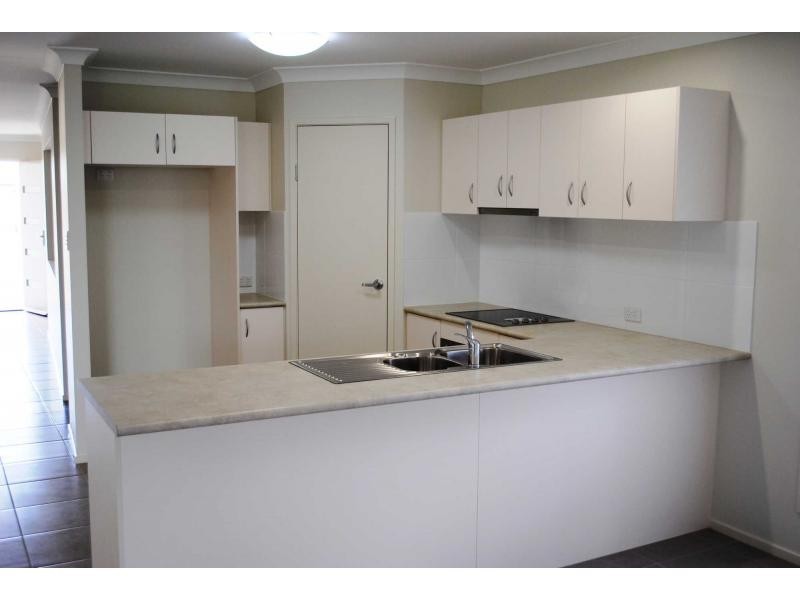 5 Riviera Crescent, North Lakes QLD 4509