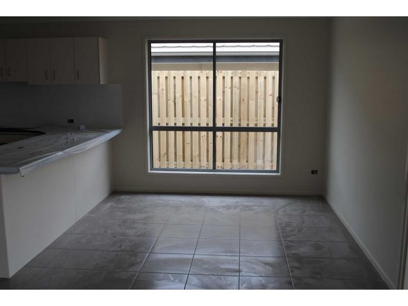 5 Riviera Crescent, North Lakes QLD 4509