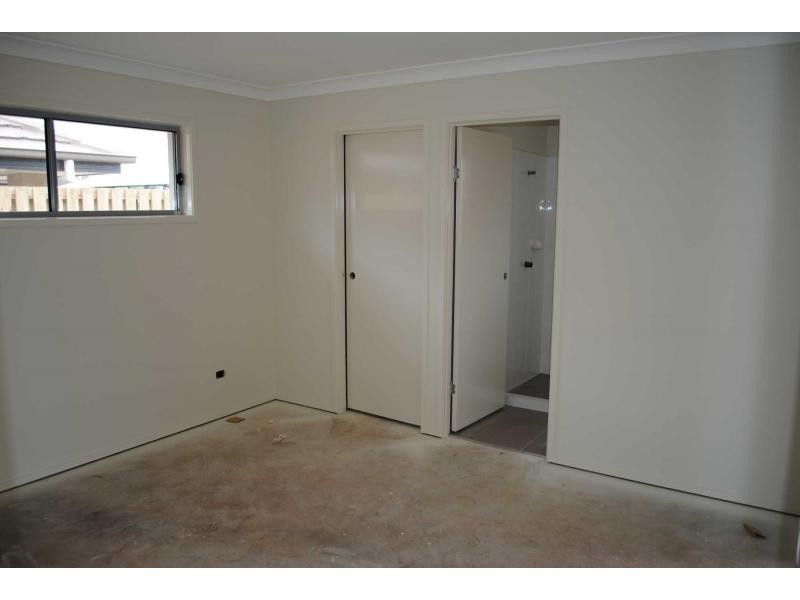 5 Riviera Crescent, North Lakes QLD 4509